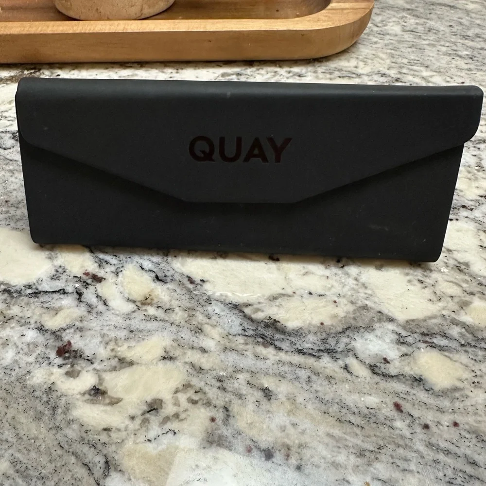 Quay Black Sunglasses with Case*NEW* - Picture 7 of 9